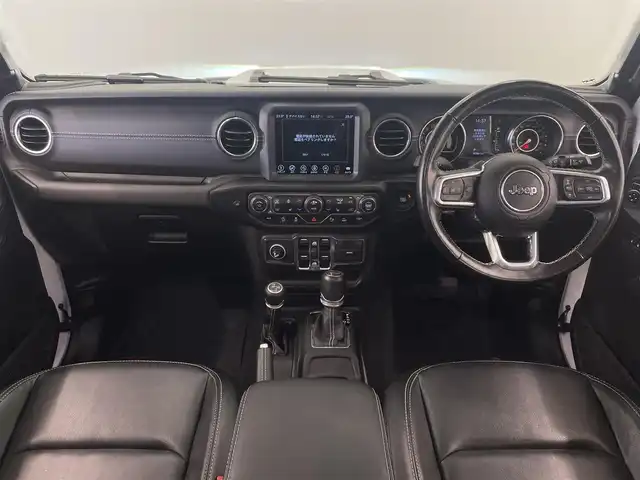 クライスラー・ジープ ラングラー アンリミテッド サハラ 岡山県 2020(令2)年 3.6万km ブライトホワイトクリアコート アダプティブクルーズコントロール/ブラインドスポットモニター/リアクロスパスディテクション/自動ブレーキ/パークアシスト/ブラックレザーシート/シートヒーター/ステアリングヒーター/純正ナビ/フルセグTV/アルパイン製９スピーカー/ＬＥＤヘッドライト/ＬＥＤフロントフォグ/オートライト/ＡｐｐｌｅＣａｒＰｌａｙ/Bluetooth/ＥＴＣ/社外サイドステップ