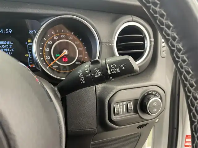 クライスラー・ジープ ラングラー アンリミテッド サハラ 岡山県 2020(令2)年 3.6万km ブライトホワイトクリアコート アダプティブクルーズコントロール/ブラインドスポットモニター/リアクロスパスディテクション/自動ブレーキ/パークアシスト/ブラックレザーシート/シートヒーター/ステアリングヒーター/純正ナビ/フルセグTV/アルパイン製９スピーカー/ＬＥＤヘッドライト/ＬＥＤフロントフォグ/オートライト/ＡｐｐｌｅＣａｒＰｌａｙ/Bluetooth/ＥＴＣ/社外サイドステップ