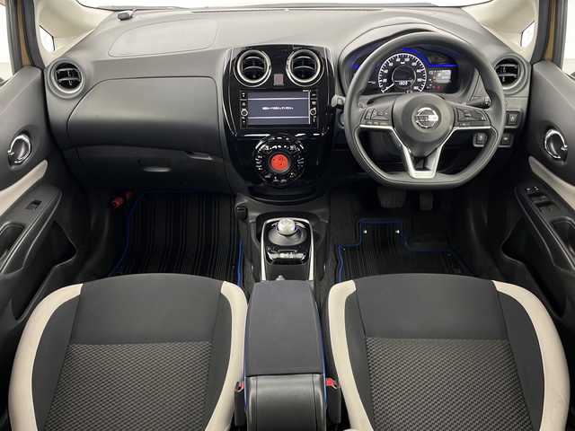 日産 ノート e－パワー X 栃木県 2017(平29)年 1.9万km ギャラクシーゴールド 純正ナビ （MM317D-W）/　フルセグTV/DVD/Bluetooth/デジタルインナーミラー/インテリジェントエマージェンシーブレーキ/レーダークルーズコントロール/全周囲カメラ/コーナーセンサー/ドライブレコーダー/AUTOライト/ETC