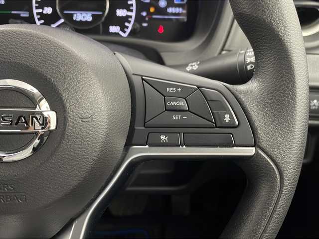 日産 ノート e－パワー X 栃木県 2017(平29)年 1.9万km ギャラクシーゴールド 純正ナビ （MM317D-W）/　フルセグTV/DVD/Bluetooth/デジタルインナーミラー/インテリジェントエマージェンシーブレーキ/レーダークルーズコントロール/全周囲カメラ/コーナーセンサー/ドライブレコーダー/AUTOライト/ETC