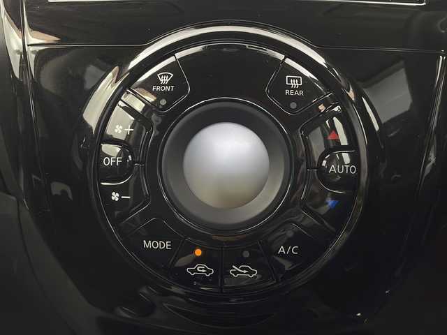 日産 ノート e－パワー X 栃木県 2017(平29)年 1.9万km ギャラクシーゴールド 純正ナビ （MM317D-W）/　フルセグTV/DVD/Bluetooth/デジタルインナーミラー/インテリジェントエマージェンシーブレーキ/レーダークルーズコントロール/全周囲カメラ/コーナーセンサー/ドライブレコーダー/AUTOライト/ETC
