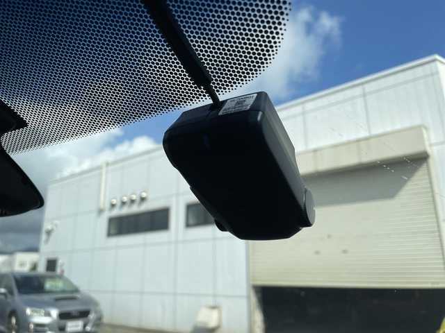 ホンダ ヴェゼル ハイブリッド X 神奈川県 2014(平26)年 14.8万km ホワイトオーキッドパール 【(株)IDOMが運営する【じしゃロン相模原店】の自社ローン対象車両になります。こちらは現金ご利用時の価格です。自社ローンご希望の方は別途その旨お申付け下さい。】/純正メモリナビ／Ｂｌｕｅｔｏｏｔｈ／ワンセグＴＶ／ＣＤ/バックカメラ/ＥＴＣ/スマートキー/プッシュエンジンスタート/前方ドライブレコーダー/オートライト/ＨＩＤ/パドルシフト/純正アルミホイール