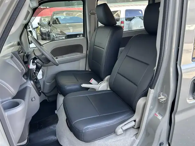 スズキ エブリイ JOIN 高知県 2024(令6)年 0.7万km グレー 社外ディスプレイオーディオ/バックカメラ/Bluetooth・USB接続/プッシュスタート/スマートキー/シートヒーター/オートライト/コーナーセンサー/衝突軽減ブレーキ/レーンアシスト/革調シートカバー/アイドリングストップ/オーバーヘッドコンソール/ドアバイザー/電動格納ミラー