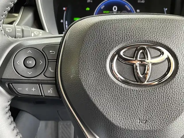トヨタ カローラ スポーツ ハイブリッドG 岩手県 2023(令5)年 0.9万km グレーメタリック メーカーオプション10.5インチディスプレイオーディオ(ナビ/フルセグTV/USB(C端子入力)/AppleCarPlay/AndroidAuto/ミラキャスト)/トヨタセーフティセンス/プリクラッシュセーフティ/レーダークルーズコントロール/レーントレーシングアシスト/プロアクティブドライビングアシスト/オートマチックハイビーム/ドライバー異常時対応システム/ロードサインアシスト/メーカーオプションブラインドスポットモニター・安心降車アシスト/クリアランスソナー/パーキングサポートブレーキ/横滑り防止装置/メーカーオプション快適温熱シート/ブレーキホールド/録画機能付きバックガイドモニター/純正ドライブレコーダー/ETC2.0/応急用スペアタイヤ/デッキボード/LEDヘッドランプ/純正16インチアルミホイール
