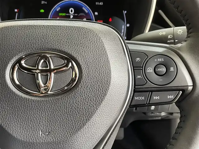 トヨタ カローラ スポーツ ハイブリッドG 岩手県 2023(令5)年 0.9万km グレーメタリック メーカーオプション10.5インチディスプレイオーディオ(ナビ/フルセグTV/USB(C端子入力)/AppleCarPlay/AndroidAuto/ミラキャスト)/トヨタセーフティセンス/プリクラッシュセーフティ/レーダークルーズコントロール/レーントレーシングアシスト/プロアクティブドライビングアシスト/オートマチックハイビーム/ドライバー異常時対応システム/ロードサインアシスト/メーカーオプションブラインドスポットモニター・安心降車アシスト/クリアランスソナー/パーキングサポートブレーキ/横滑り防止装置/メーカーオプション快適温熱シート/ブレーキホールド/録画機能付きバックガイドモニター/純正ドライブレコーダー/ETC2.0/応急用スペアタイヤ/デッキボード/LEDヘッドランプ/純正16インチアルミホイール