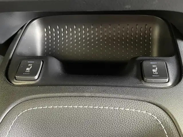 トヨタ カローラ スポーツ ハイブリッドG 岩手県 2023(令5)年 0.9万km グレーメタリック メーカーオプション10.5インチディスプレイオーディオ(ナビ/フルセグTV/USB(C端子入力)/AppleCarPlay/AndroidAuto/ミラキャスト)/トヨタセーフティセンス/プリクラッシュセーフティ/レーダークルーズコントロール/レーントレーシングアシスト/プロアクティブドライビングアシスト/オートマチックハイビーム/ドライバー異常時対応システム/ロードサインアシスト/メーカーオプションブラインドスポットモニター・安心降車アシスト/クリアランスソナー/パーキングサポートブレーキ/横滑り防止装置/メーカーオプション快適温熱シート/ブレーキホールド/録画機能付きバックガイドモニター/純正ドライブレコーダー/ETC2.0/応急用スペアタイヤ/デッキボード/LEDヘッドランプ/純正16インチアルミホイール