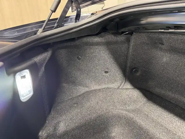 マツダ ロードスター S レザーパッケージ Vセレクション 三重県 2024(令6)年 0.5万km ディープクリスタルブルーマイカ プレミアムガソリン/FR/6F/純正 8.8インチナビ/（FM/AM/Bluetooth/USB/Amazon Alexa/CarPlay/AndroidAuto/TV）/バックカメラ/BOSEサウンドシステム（9スピーカー/AUDIOPILOT2）/ドライブレコーダー 前方/ビルトイン ETC（助手席シート背面）/i-ACTIVSENSE/運転支援/・標識連動車速設定（レーダークルコン連動対応）/・交通標識認識システム/・速度標識警報/・マツダレーダークルーズコントロール（MRCC）/リスク警報/・後側方車両接近検知（RCTA）/・車線逸脱警報（LDWS）/・ブラインドスポットモニタリング（BSM）/・降車時警告/事故回避支援/・ディスタンス＆スピードアラート/・スマートブレーキサポート（前進・後進）/ドライバーアテンションアラート/・疲労・注意力低下警報/装備/・ナッパレザーシート（色：スポーツタン）/・シートヒーター（D/N）/・オートエアコン/・オートライト/・アダプティブLEDヘッドライト/・オートワイパー/・ステアリングスイッチ/・プッシュスタート/・純正16inAW/・入力用USB type-Cジャックx2/・クロス（布）ルーフ：ベージュ色/など