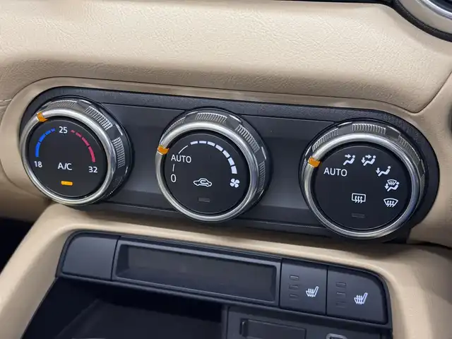 マツダ ロードスター S レザーパッケージ Vセレクション 三重県 2024(令6)年 0.5万km ディープクリスタルブルーマイカ プレミアムガソリン/FR/6F/純正 8.8インチナビ/（FM/AM/Bluetooth/USB/Amazon Alexa/CarPlay/AndroidAuto/TV）/バックカメラ/BOSEサウンドシステム（9スピーカー/AUDIOPILOT2）/ドライブレコーダー 前方/ビルトイン ETC（助手席シート背面）/i-ACTIVSENSE/運転支援/・標識連動車速設定（レーダークルコン連動対応）/・交通標識認識システム/・速度標識警報/・マツダレーダークルーズコントロール（MRCC）/リスク警報/・後側方車両接近検知（RCTA）/・車線逸脱警報（LDWS）/・ブラインドスポットモニタリング（BSM）/・降車時警告/事故回避支援/・ディスタンス＆スピードアラート/・スマートブレーキサポート（前進・後進）/ドライバーアテンションアラート/・疲労・注意力低下警報/装備/・ナッパレザーシート（色：スポーツタン）/・シートヒーター（D/N）/・オートエアコン/・オートライト/・アダプティブLEDヘッドライト/・オートワイパー/・ステアリングスイッチ/・プッシュスタート/・純正16inAW/・入力用USB type-Cジャックx2/・クロス（布）ルーフ：ベージュ色/など