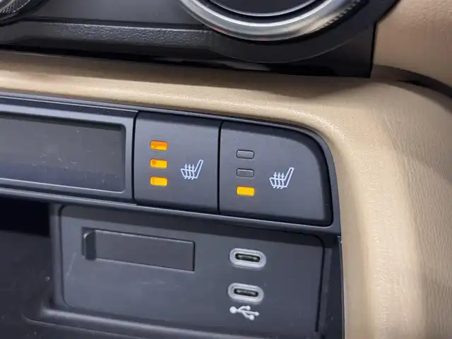 マツダ ロードスター S レザーパッケージ Vセレクション 三重県 2024(令6)年 0.5万km ディープクリスタルブルーマイカ プレミアムガソリン/FR/6F/純正 8.8インチナビ/（FM/AM/Bluetooth/USB/Amazon Alexa/CarPlay/AndroidAuto/TV）/バックカメラ/BOSEサウンドシステム（9スピーカー/AUDIOPILOT2）/ドライブレコーダー 前方/ビルトイン ETC（助手席シート背面）/i-ACTIVSENSE/運転支援/・標識連動車速設定（レーダークルコン連動対応）/・交通標識認識システム/・速度標識警報/・マツダレーダークルーズコントロール（MRCC）/リスク警報/・後側方車両接近検知（RCTA）/・車線逸脱警報（LDWS）/・ブラインドスポットモニタリング（BSM）/・降車時警告/事故回避支援/・ディスタンス＆スピードアラート/・スマートブレーキサポート（前進・後進）/ドライバーアテンションアラート/・疲労・注意力低下警報/装備/・ナッパレザーシート（色：スポーツタン）/・シートヒーター（D/N）/・オートエアコン/・オートライト/・アダプティブLEDヘッドライト/・オートワイパー/・ステアリングスイッチ/・プッシュスタート/・純正16inAW/・入力用USB type-Cジャックx2/・クロス（布）ルーフ：ベージュ色/など