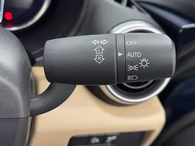 マツダ ロードスター S レザーパッケージ Vセレクション 三重県 2024(令6)年 0.5万km ディープクリスタルブルーマイカ プレミアムガソリン/FR/6F/純正 8.8インチナビ/（FM/AM/Bluetooth/USB/Amazon Alexa/CarPlay/AndroidAuto/TV）/バックカメラ/BOSEサウンドシステム（9スピーカー/AUDIOPILOT2）/ドライブレコーダー 前方/ビルトイン ETC（助手席シート背面）/i-ACTIVSENSE/運転支援/・標識連動車速設定（レーダークルコン連動対応）/・交通標識認識システム/・速度標識警報/・マツダレーダークルーズコントロール（MRCC）/リスク警報/・後側方車両接近検知（RCTA）/・車線逸脱警報（LDWS）/・ブラインドスポットモニタリング（BSM）/・降車時警告/事故回避支援/・ディスタンス＆スピードアラート/・スマートブレーキサポート（前進・後進）/ドライバーアテンションアラート/・疲労・注意力低下警報/装備/・ナッパレザーシート（色：スポーツタン）/・シートヒーター（D/N）/・オートエアコン/・オートライト/・アダプティブLEDヘッドライト/・オートワイパー/・ステアリングスイッチ/・プッシュスタート/・純正16inAW/・入力用USB type-Cジャックx2/・クロス（布）ルーフ：ベージュ色/など