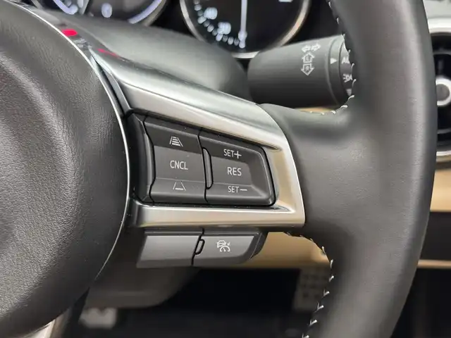 マツダ ロードスター S レザーパッケージ Vセレクション 三重県 2024(令6)年 0.5万km ディープクリスタルブルーマイカ プレミアムガソリン/FR/6F/純正 8.8インチナビ/（FM/AM/Bluetooth/USB/Amazon Alexa/CarPlay/AndroidAuto/TV）/バックカメラ/BOSEサウンドシステム（9スピーカー/AUDIOPILOT2）/ドライブレコーダー 前方/ビルトイン ETC（助手席シート背面）/i-ACTIVSENSE/運転支援/・標識連動車速設定（レーダークルコン連動対応）/・交通標識認識システム/・速度標識警報/・マツダレーダークルーズコントロール（MRCC）/リスク警報/・後側方車両接近検知（RCTA）/・車線逸脱警報（LDWS）/・ブラインドスポットモニタリング（BSM）/・降車時警告/事故回避支援/・ディスタンス＆スピードアラート/・スマートブレーキサポート（前進・後進）/ドライバーアテンションアラート/・疲労・注意力低下警報/装備/・ナッパレザーシート（色：スポーツタン）/・シートヒーター（D/N）/・オートエアコン/・オートライト/・アダプティブLEDヘッドライト/・オートワイパー/・ステアリングスイッチ/・プッシュスタート/・純正16inAW/・入力用USB type-Cジャックx2/・クロス（布）ルーフ：ベージュ色/など