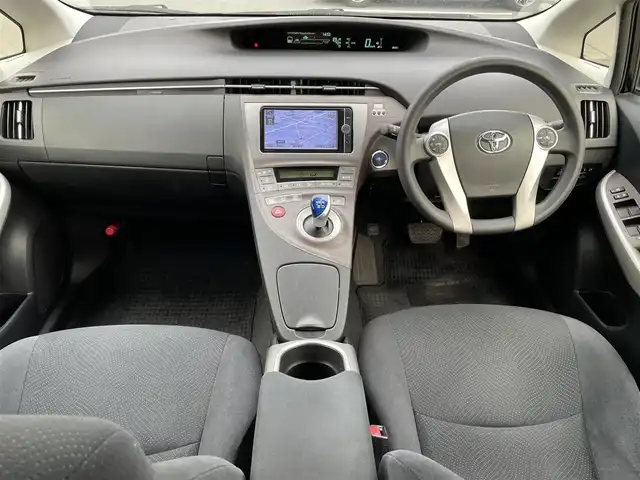 トヨタ プリウス S 長野県 2013(平25)年 6.8万km ブラック 純正ナビ(AM/FM/BT/TV/DVD)/プッシュスタート/フルセグテレビ/ナックカメラ/ETC/スペアキー/純正フロアマット/ABS/横滑り防止装置/オートライト