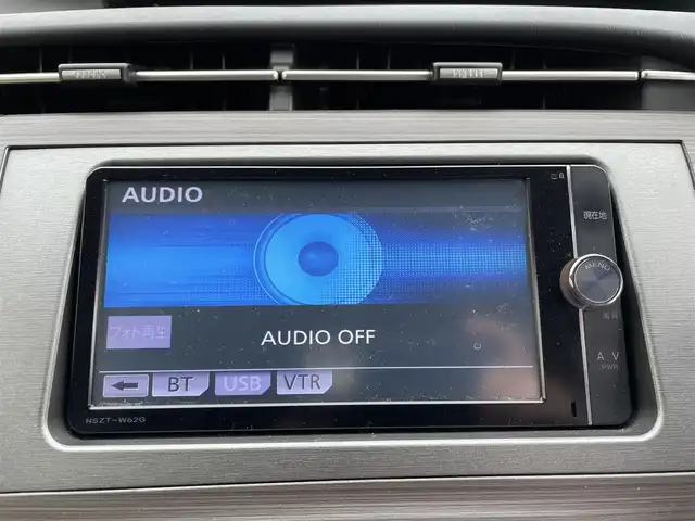 トヨタ プリウス S 長野県 2013(平25)年 6.8万km ブラック 純正ナビ(AM/FM/BT/TV/DVD)/プッシュスタート/フルセグテレビ/ナックカメラ/ETC/スペアキー/純正フロアマット/ABS/横滑り防止装置/オートライト