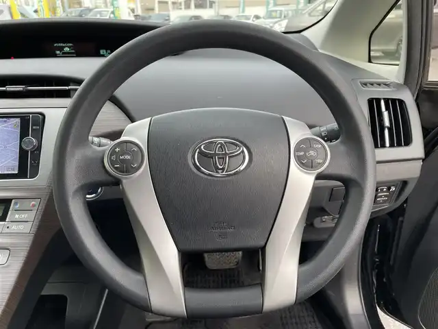 トヨタ プリウス S 長野県 2013(平25)年 6.8万km ブラック 純正ナビ(AM/FM/BT/TV/DVD)/プッシュスタート/フルセグテレビ/ナックカメラ/ETC/スペアキー/純正フロアマット/ABS/横滑り防止装置/オートライト