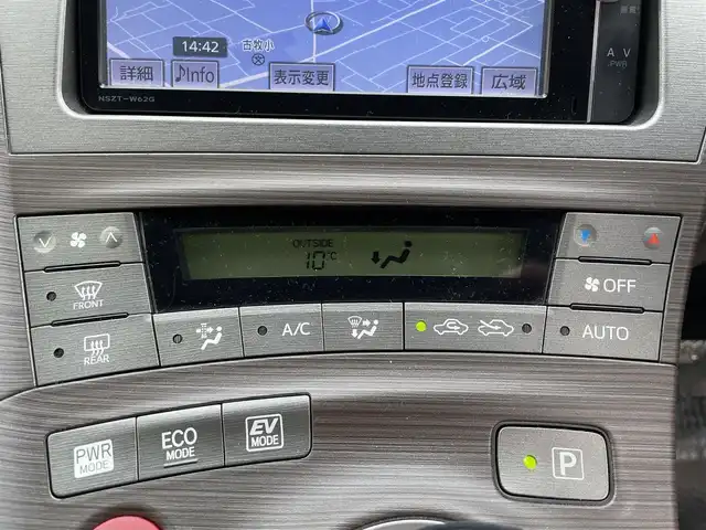 トヨタ プリウス S 長野県 2013(平25)年 6.8万km ブラック 純正ナビ(AM/FM/BT/TV/DVD)/プッシュスタート/フルセグテレビ/ナックカメラ/ETC/スペアキー/純正フロアマット/ABS/横滑り防止装置/オートライト