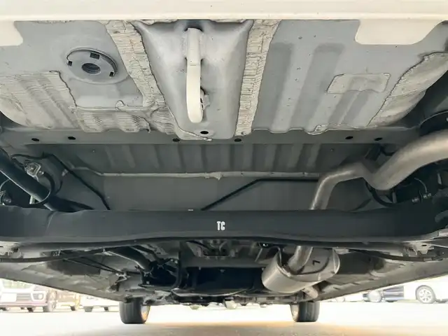 ホンダ Ｎ ＢＯＸ カスタム L ターボ 静岡県 2021(令3)年 3.4万km プラチナホワイトパール 純正8インチナビ（CD/DVD/BT/フルセグ）/バックカメラ/D席N席シートヒーター/パドルシフト/エンジンスタートボタン/パワーステアリング/パワーウィンドウ/アイドリングストップ/スマートキー/オートエアコン/レーダークルーズコントロール/USB入力端子/ETC/純正フロアマット/純正アルミホイール/ベンチシート/ハーフレザーシート/両側パワースライドドア/ABS/横滑り防止装置/コーナーセンサー/レーンキープアシスト/盗難防止装置/オートライト/オートマチックハイビーム/LEDヘッドライト/W+サイドエアバッグ/カーテンエアバッグ/衝突軽減システム