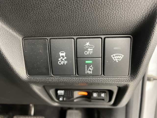 ホンダ ステップワゴン スパーダ ホンダセンシング 道央・札幌 2019(平31)年 8.6万km スーパープラチナメタリック ・４WD/ホンダセンシング/・衝突軽減ブレーキ〈CMBS〉/・LKAS〈車線維持支援システム〉/・レーダークルーズコントロール/・純正9インチインターナビ/・DVD.CD.SD.BT.フルセグ/・マルチビューカメラシステム/・両側パワースライドドア/・リアドアわくわくゲート/・フロントワイパーデアイサー/・LEDライト/オートハイビーム/・ミラーヒーター/・ビルとインETC/・スタッドレスタイヤ積込み有/・スマートキーｘ２