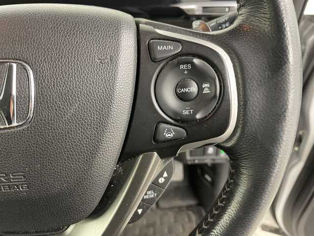 ホンダ ステップワゴン スパーダ ホンダセンシング 道央・札幌 2019(平31)年 8.6万km スーパープラチナメタリック ・４WD/ホンダセンシング/・衝突軽減ブレーキ〈CMBS〉/・LKAS〈車線維持支援システム〉/・レーダークルーズコントロール/・純正9インチインターナビ/・DVD.CD.SD.BT.フルセグ/・マルチビューカメラシステム/・両側パワースライドドア/・リアドアわくわくゲート/・フロントワイパーデアイサー/・LEDライト/オートハイビーム/・ミラーヒーター/・ビルとインETC/・スタッドレスタイヤ積込み有/・スマートキーｘ２