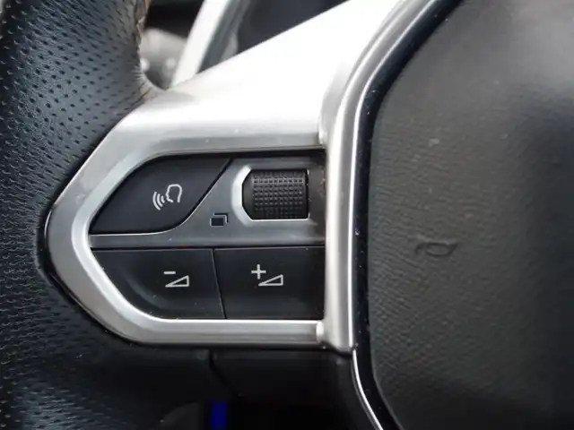 プジョー ３００８ GT ブルー HDi 埼玉県 2021(令3)年 4.5万km パール ワンオーナー/ブラックハーフレザーシート/アダプティブクルーズコントロール/CarPlay/パークセンサー/ブラインドスポットモニター/サイド/バックカメラ/ルームミラー内臓サイドカメラ/純正ディスプレイオーディオ/ETC/シートヒーター/ワイヤレス充電/LEDヘッドライト/シートポジションメモリー機能