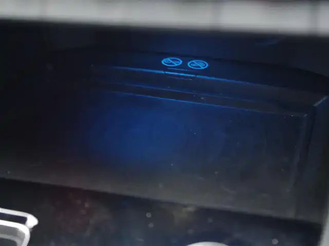 プジョー ３００８ GT ブルー HDi 埼玉県 2021(令3)年 4.5万km パール ワンオーナー/ブラックハーフレザーシート/アダプティブクルーズコントロール/CarPlay/パークセンサー/ブラインドスポットモニター/サイド/バックカメラ/ルームミラー内臓サイドカメラ/純正ディスプレイオーディオ/ETC/シートヒーター/ワイヤレス充電/LEDヘッドライト/シートポジションメモリー機能