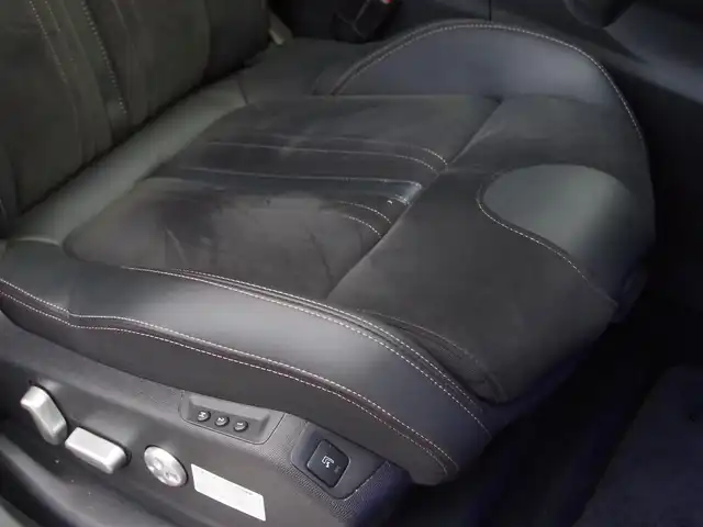 プジョー ３００８ GT ブルー HDi 埼玉県 2021(令3)年 4.5万km パール ワンオーナー/ブラックハーフレザーシート/アダプティブクルーズコントロール/CarPlay/パークセンサー/ブラインドスポットモニター/サイド/バックカメラ/ルームミラー内臓サイドカメラ/純正ディスプレイオーディオ/ETC/シートヒーター/ワイヤレス充電/LEDヘッドライト/シートポジションメモリー機能