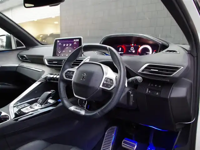 プジョー ３００８ GT ブルー HDi 埼玉県 2021(令3)年 4.5万km パール ワンオーナー/ブラックハーフレザーシート/アダプティブクルーズコントロール/CarPlay/パークセンサー/ブラインドスポットモニター/サイド/バックカメラ/ルームミラー内臓サイドカメラ/純正ディスプレイオーディオ/ETC/シートヒーター/ワイヤレス充電/LEDヘッドライト/シートポジションメモリー機能