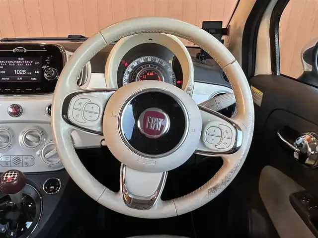 フィアット ５００ ツインエア ポップ 愛知県 2016(平28)年 9.8万km ビアンコ・ガーラ 登録時走行距離97957キロ/純正オーディオ/Bluetooth接続/USB入力端子/前方ドライブレコーダー/革シートカバー/リモコンキー/純正フロアマット/取扱説明書/保証書