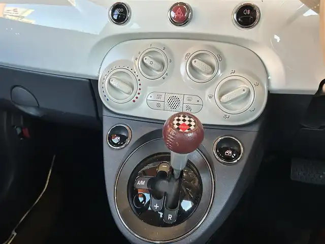 フィアット ５００ ツインエア ポップ 愛知県 2016(平28)年 9.8万km ビアンコ・ガーラ 登録時走行距離97957キロ/純正オーディオ/Bluetooth接続/USB入力端子/前方ドライブレコーダー/革シートカバー/リモコンキー/純正フロアマット/取扱説明書/保証書