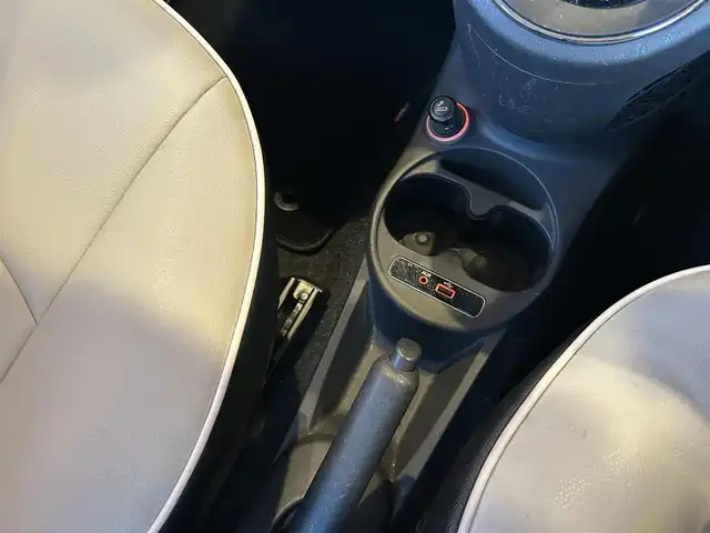 フィアット ５００ ツインエア ポップ 愛知県 2016(平28)年 9.8万km ビアンコ・ガーラ 登録時走行距離97957キロ/純正オーディオ/Bluetooth接続/USB入力端子/前方ドライブレコーダー/革シートカバー/リモコンキー/純正フロアマット/取扱説明書/保証書