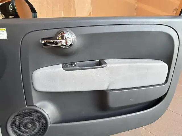 フィアット ５００ ツインエア ポップ 愛知県 2016(平28)年 9.8万km ビアンコ・ガーラ 登録時走行距離97957キロ/純正オーディオ/Bluetooth接続/USB入力端子/前方ドライブレコーダー/革シートカバー/リモコンキー/純正フロアマット/取扱説明書/保証書