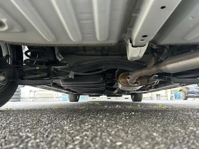 トヨタ ヴォクシー ハイブリッド ZS 煌 福島県 2018(平30)年 9.4万km ホワイトパールクリスタルシャイン 登録時走行距離：93/676km/社外SDナビ/（フルセグTV/BT接続/AM/FM/CD/DVD）/社外フリップダウンモニター/両側パワースライドドア/バックカメラ/ETC/PUSHスタート/シートヒーター（D/N席）/クルーズコントロール/ステアリングスイッチ/ドライブレコーダー/電格ミラー/ウィンカーミラー/オートライト/オートハイビーム/LEDヘッドライト/フォグランプ/純正フロアマット/社外AW/スマートキー/スペアキー/ドアバイザー/サマータイヤ4本/レーンキープ/車両接近通報装置/衝突被害軽減ブレーキ/横滑り防止装置/三列シート/ウォークスルー/保証書/取扱説明書