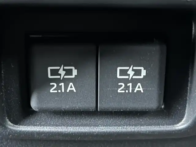 トヨタ カローラ クロス ハイブリッド Z 兵庫県 2023(令5)年 3.9万km プラチナホワイトパールマイカ 純正ナビ/フルセグ/BTオーディオ/パノラミックビューモニター/ビルトインETC/ドラレコ/トヨタセーフティー/オートホールド/シートヒーター/パワーバックドア/モデリスタエアロ（FSR）/ガラスルーフ/スペアキー×1/USBポート