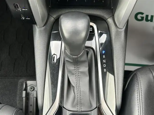 トヨタ カローラ クロス ハイブリッド Z 兵庫県 2023(令5)年 3.9万km プラチナホワイトパールマイカ 純正ナビ/フルセグ/BTオーディオ/パノラミックビューモニター/ビルトインETC/ドラレコ/トヨタセーフティー/オートホールド/シートヒーター/パワーバックドア/モデリスタエアロ（FSR）/ガラスルーフ/スペアキー×1/USBポート
