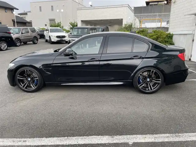 ＢＭＷ Ｍ３ セダン 神奈川県 2015(平27)年 5.4万km サファイアブラックP OP１９インチAW/赤レザーシート/・前席パワーシート/・前席シートヒーター/純正HDDナビ/・MSV・DVD/・AUX・USB端子/・フルセグTV/・バックカメラ/パークディスタンスコントロール/インテリジェントセーフティ/・Cityブレーキ機能付き追突警告/・レーンデパーチャウォーニング/リアスポイラー/HIDライト/サイド・カーテンエアバック/スマートキーX2/新車時手帳、取説