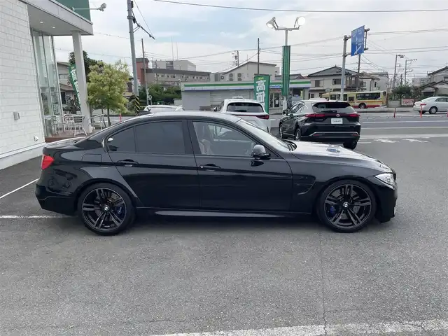 ＢＭＷ Ｍ３ セダン 神奈川県 2015(平27)年 5.4万km サファイアブラックP OP１９インチAW/赤レザーシート/・前席パワーシート/・前席シートヒーター/純正HDDナビ/・MSV・DVD/・AUX・USB端子/・フルセグTV/・バックカメラ/パークディスタンスコントロール/インテリジェントセーフティ/・Cityブレーキ機能付き追突警告/・レーンデパーチャウォーニング/リアスポイラー/HIDライト/サイド・カーテンエアバック/スマートキーX2/新車時手帳、取説