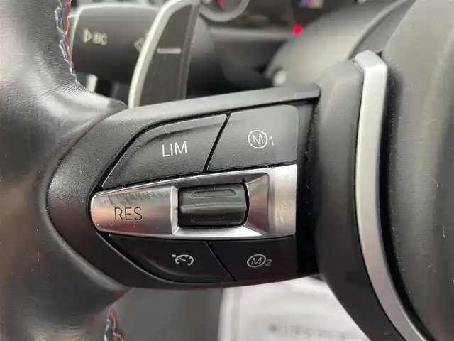 ＢＭＷ Ｍ３ セダン 神奈川県 2015(平27)年 5.4万km サファイアブラックP OP１９インチAW/赤レザーシート/・前席パワーシート/・前席シートヒーター/純正HDDナビ/・MSV・DVD/・AUX・USB端子/・フルセグTV/・バックカメラ/パークディスタンスコントロール/インテリジェントセーフティ/・Cityブレーキ機能付き追突警告/・レーンデパーチャウォーニング/リアスポイラー/HIDライト/サイド・カーテンエアバック/スマートキーX2/新車時手帳、取説