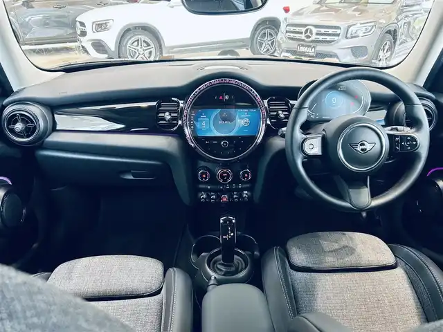 ＭＩＮＩ ミニ クーパー D 大阪府 2022(令4)年 4.7万km 茶 ペッパーP/インテリジェントセーフティ/純正ディスプレイオーディオ/applecarplay/バックカメラ/ハーフレザー/純正16インチAW/LEDヘッドライト/クリアランスソナー
