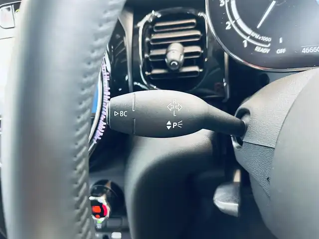 ＭＩＮＩ ミニ クーパー D 大阪府 2022(令4)年 4.7万km 茶 ペッパーP/インテリジェントセーフティ/純正ディスプレイオーディオ/applecarplay/バックカメラ/ハーフレザー/純正16インチAW/LEDヘッドライト/クリアランスソナー