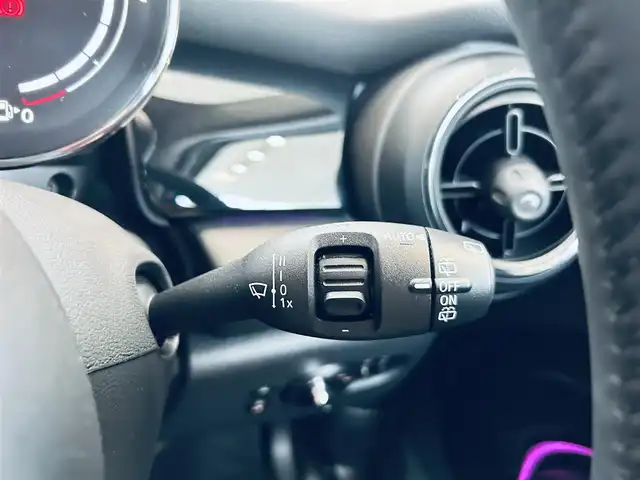ＭＩＮＩ ミニ クーパー D 大阪府 2022(令4)年 4.7万km 茶 ペッパーP/インテリジェントセーフティ/純正ディスプレイオーディオ/applecarplay/バックカメラ/ハーフレザー/純正16インチAW/LEDヘッドライト/クリアランスソナー