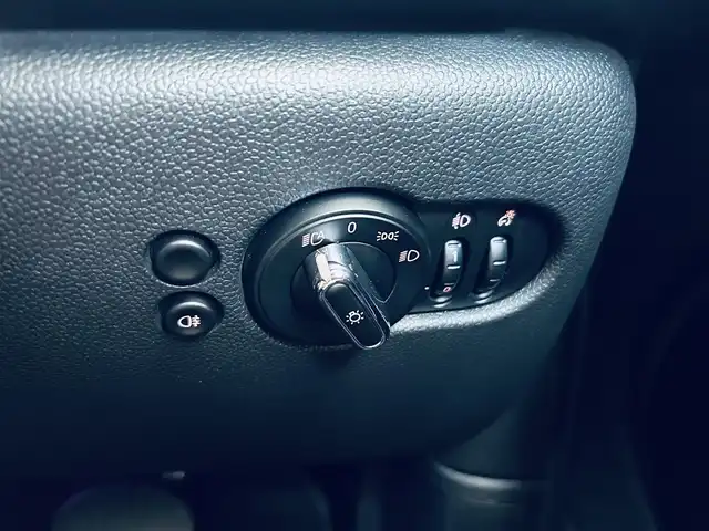 ＭＩＮＩ ミニ クーパー D 大阪府 2022(令4)年 4.7万km 茶 ペッパーP/インテリジェントセーフティ/純正ディスプレイオーディオ/applecarplay/バックカメラ/ハーフレザー/純正16インチAW/LEDヘッドライト/クリアランスソナー