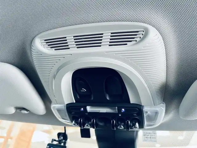 ＭＩＮＩ ミニ クーパー D 大阪府 2022(令4)年 4.7万km 茶 ペッパーP/インテリジェントセーフティ/純正ディスプレイオーディオ/applecarplay/バックカメラ/ハーフレザー/純正16インチAW/LEDヘッドライト/クリアランスソナー
