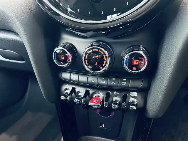 ＭＩＮＩ ミニ クーパー D 大阪府 2022(令4)年 4.7万km 茶 ペッパーP/インテリジェントセーフティ/純正ディスプレイオーディオ/applecarplay/バックカメラ/ハーフレザー/純正16インチAW/LEDヘッドライト/クリアランスソナー