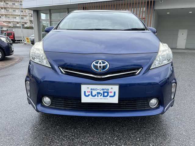トヨタ プリウス α S ツーリングセレクション 沖縄県 2014(平26)年 5.9万km ダークブルーマイカ (株)IDOMが運営する【じしゃロンコザ店】の自社ローン専用車両になりますこちらは現金またはオートローンご利用時の価格です。自社ローンご希望の方は別途その旨お申付け下さい/純正ナビ　/ＣＤ／ＤＶＤ再生　/ＥＴＣ　/プッシュスタート　/スマートキー　/スペアキー　/オートライト　/ＬＥＤヘッドライト　/純正アルミホイール　/純正フロアマット　/取扱説明書　/パワーステアリング