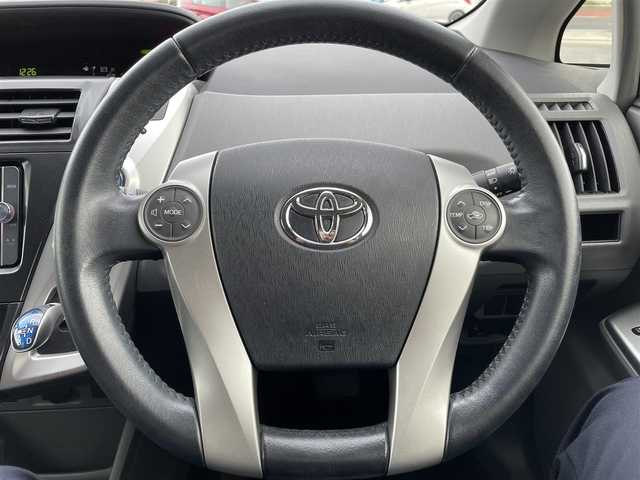 トヨタ プリウス α S ツーリングセレクション 沖縄県 2014(平26)年 5.9万km ダークブルーマイカ (株)IDOMが運営する【じしゃロンコザ店】の自社ローン専用車両になりますこちらは現金またはオートローンご利用時の価格です。自社ローンご希望の方は別途その旨お申付け下さい/純正ナビ　/ＣＤ／ＤＶＤ再生　/ＥＴＣ　/プッシュスタート　/スマートキー　/スペアキー　/オートライト　/ＬＥＤヘッドライト　/純正アルミホイール　/純正フロアマット　/取扱説明書　/パワーステアリング