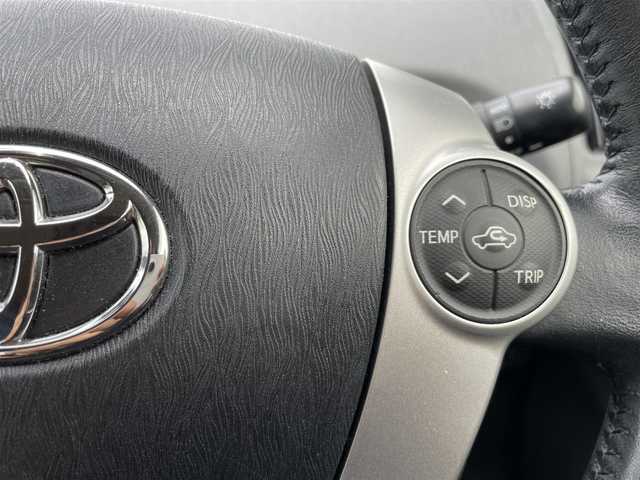 トヨタ プリウス α S ツーリングセレクション 沖縄県 2014(平26)年 5.9万km ダークブルーマイカ (株)IDOMが運営する【じしゃロンコザ店】の自社ローン専用車両になりますこちらは現金またはオートローンご利用時の価格です。自社ローンご希望の方は別途その旨お申付け下さい/純正ナビ　/ＣＤ／ＤＶＤ再生　/ＥＴＣ　/プッシュスタート　/スマートキー　/スペアキー　/オートライト　/ＬＥＤヘッドライト　/純正アルミホイール　/純正フロアマット　/取扱説明書　/パワーステアリング