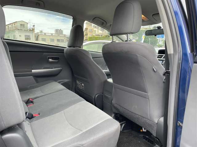 トヨタ プリウス α S ツーリングセレクション 沖縄県 2014(平26)年 5.9万km ダークブルーマイカ (株)IDOMが運営する【じしゃロンコザ店】の自社ローン専用車両になりますこちらは現金またはオートローンご利用時の価格です。自社ローンご希望の方は別途その旨お申付け下さい/純正ナビ　/ＣＤ／ＤＶＤ再生　/ＥＴＣ　/プッシュスタート　/スマートキー　/スペアキー　/オートライト　/ＬＥＤヘッドライト　/純正アルミホイール　/純正フロアマット　/取扱説明書　/パワーステアリング