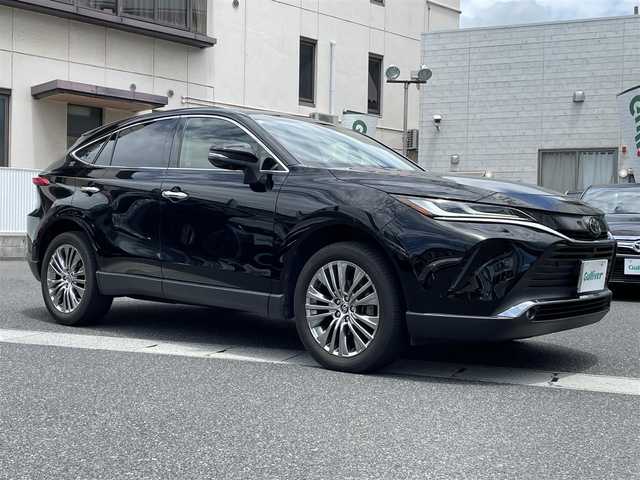 トヨタ ハリアー Z 岡山県 2020(令2)年 4.5万km ブラック 登録時走行距離44321キロ/純正12，3インチナビ/AM/FM/Bluetooth/TV/Miracast/JBLサウンド/Toyota Safety Sense/・プリクラッシュセーフティ/・レーンディパーチャーアラート/・ブラインドスポットモニター/・レーダークルーズコントロール/コーナーセンサー/アラウンドビューモニター/デジタルインナーミラー/ヘッドアップディスプレイ/電動リアゲート/純正19インチAW/プッシュスタート/スマートキー/ETC2.0