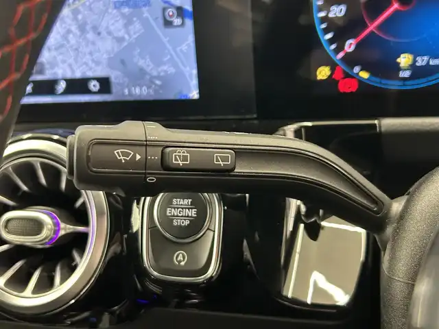 メルセデス・ベンツ ＧＬＡ２００ｄ 4マチック AMGライン 岡山県 2020(令2)年 3万km ポーラホワイト 純正ナビ　/全方位カメラ　/Ｂｌｕｅｔｏｏｔｈ　/フルセグTV/AMGパッケージ/RSP/アンビエントライト　/DSR/ハーフレザーシート　/コーナーセンサー　/道路標識アシスト/アテンションアシスト/レーンキープアシスト　/アクティブブレーキアシスト　/レーンチェンジアシスト　/アクティブブレーキアシスト/横滑り防止装置/パワーバックドア　/LEDヘッドライト/ＥＴＣ