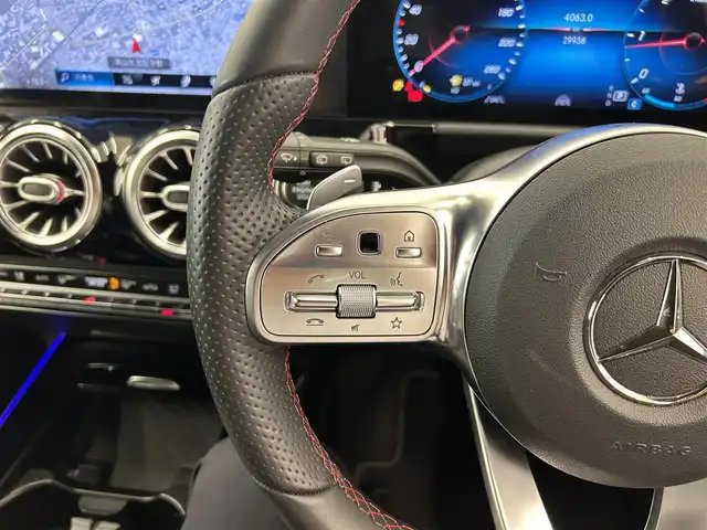 メルセデス・ベンツ ＧＬＡ２００ｄ 4マチック AMGライン 岡山県 2020(令2)年 3万km ポーラホワイト 純正ナビ　/全方位カメラ　/Ｂｌｕｅｔｏｏｔｈ　/フルセグTV/AMGパッケージ/RSP/アンビエントライト　/DSR/ハーフレザーシート　/コーナーセンサー　/道路標識アシスト/アテンションアシスト/レーンキープアシスト　/アクティブブレーキアシスト　/レーンチェンジアシスト　/アクティブブレーキアシスト/横滑り防止装置/パワーバックドア　/LEDヘッドライト/ＥＴＣ