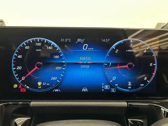 メルセデス・ベンツ ＧＬＡ２００ｄ 4マチック AMGライン 岡山県 2020(令2)年 3万km ポーラホワイト 純正ナビ　/全方位カメラ　/Ｂｌｕｅｔｏｏｔｈ　/フルセグTV/AMGパッケージ/RSP/アンビエントライト　/DSR/ハーフレザーシート　/コーナーセンサー　/道路標識アシスト/アテンションアシスト/レーンキープアシスト　/アクティブブレーキアシスト　/レーンチェンジアシスト　/アクティブブレーキアシスト/横滑り防止装置/パワーバックドア　/LEDヘッドライト/ＥＴＣ